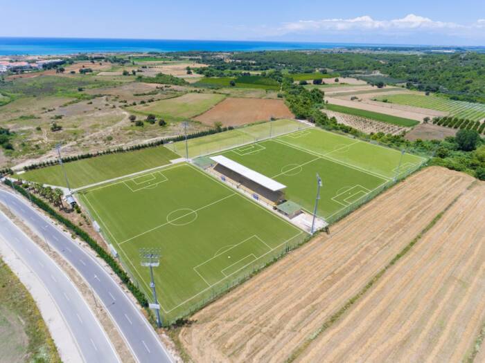 Side Star Sports Complex – velholdt anlæg med naturgræsbaner i international topklasse